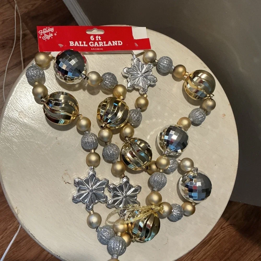 Holiday Style‎ 6 ft Ball Garland Gold Silver Snowflake Ornaments Christmas Decor